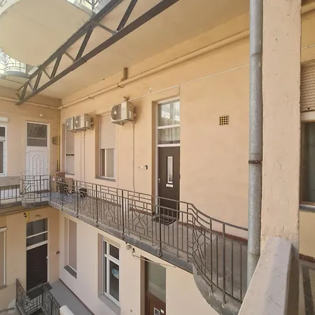 Julia Apartment
