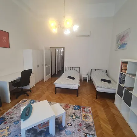 Julia Apartment